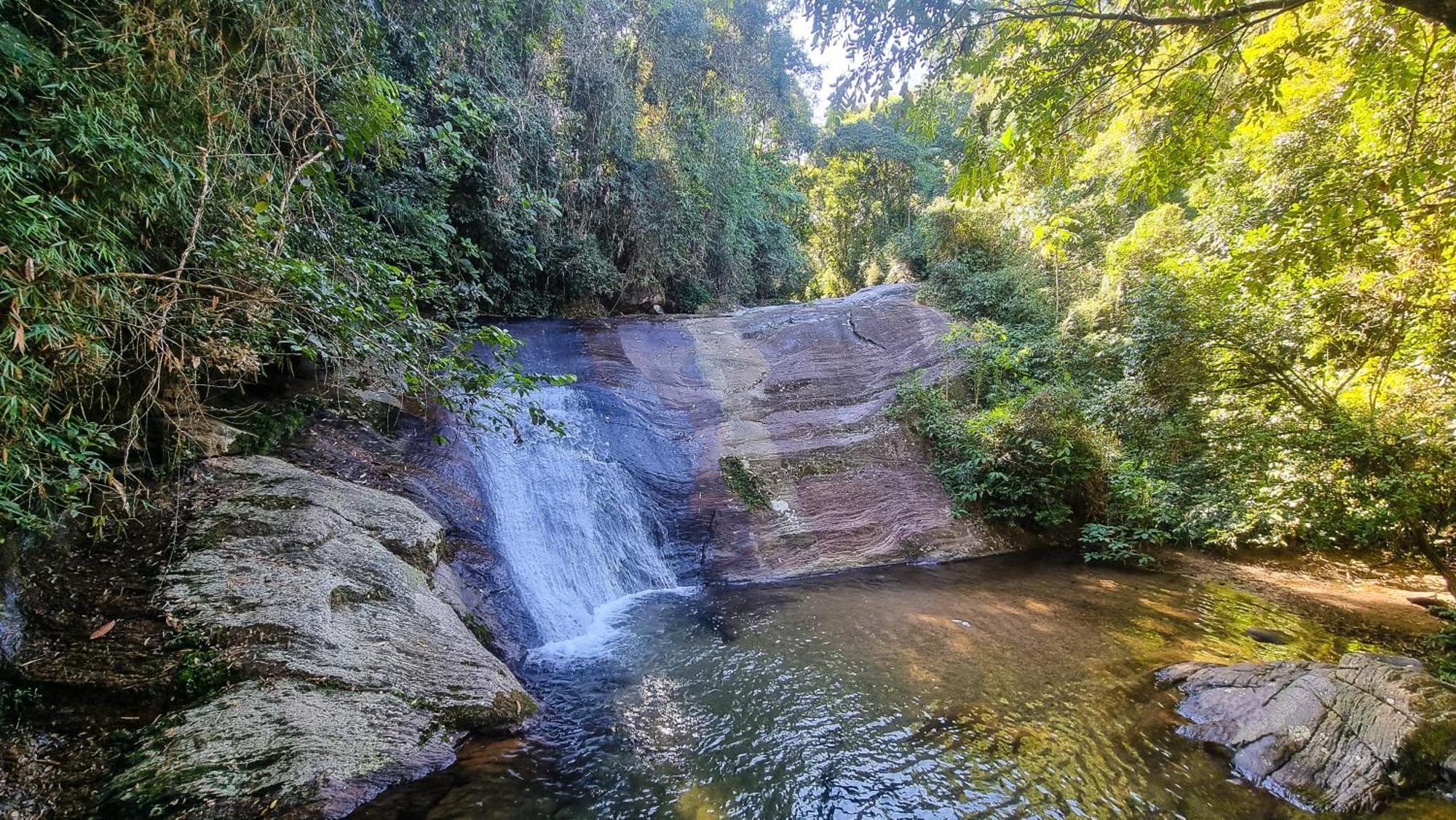 Chale 03 Com Cozinha No Coracao De Penedo Alojamento de Turismo Selvagem *